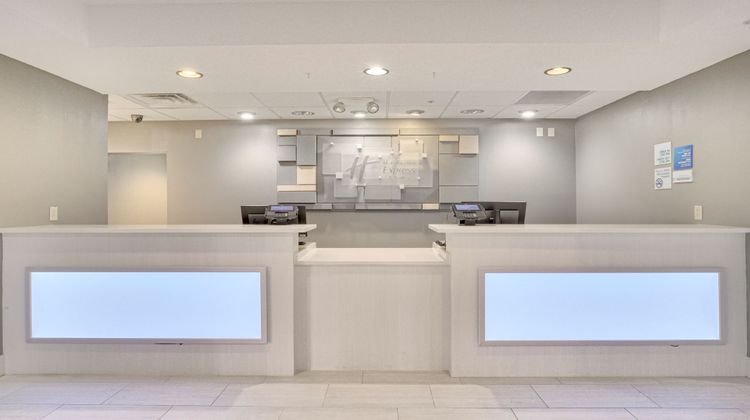 Holiday Inn Express Hotel & Suites Lobby