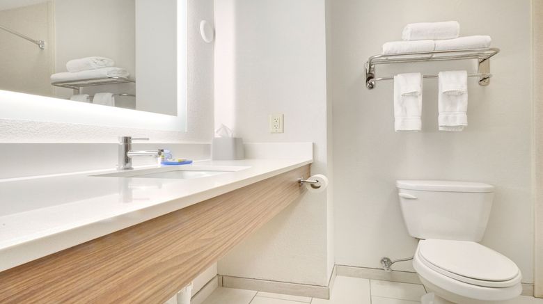 <b>Holiday Inn Express Hotel & Suites Room</b>. Images powered by <a href="https://www.leonardoworldwide.com/" title="Leonardo Worldwide" target="_blank">Leonardo</a>.