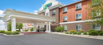 Holiday Inn Express Hotel & Suites Exterior