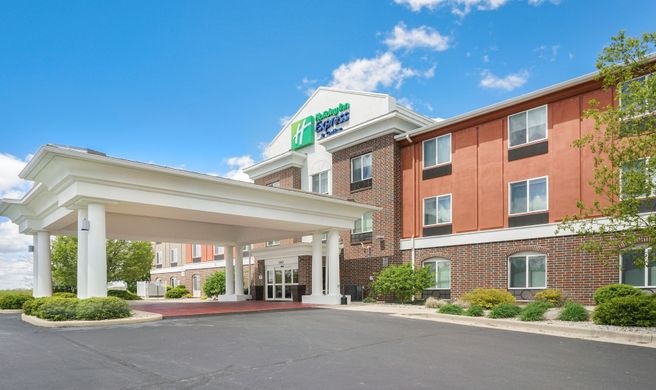 Holiday Inn Express Hotel & Suites Exterior