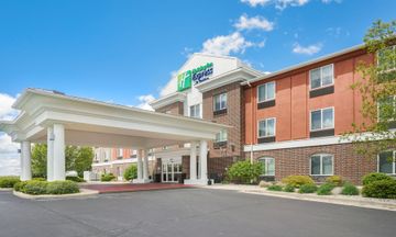 Holiday Inn Express Hotel & Suites