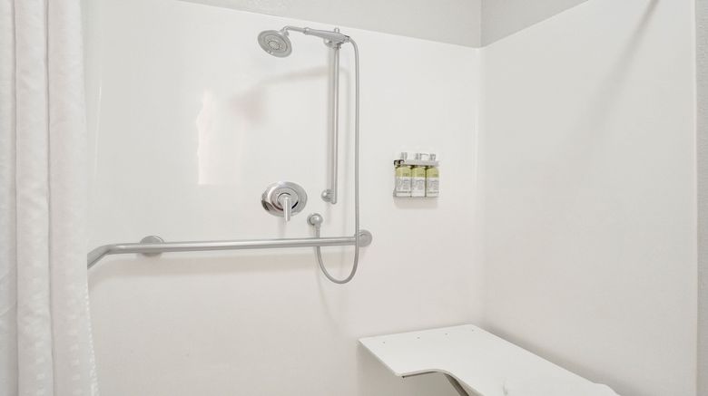 <b>Holiday Inn Express Hotel & Suites Room</b>. Images powered by <a href="https://www.leonardoworldwide.com/" title="Leonardo Worldwide" target="_blank">Leonardo</a>.