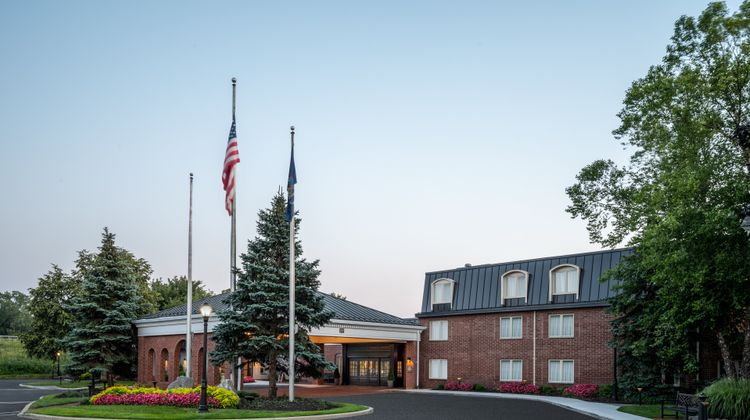 Crowne Plaza-The Desmond Hotel Exterior