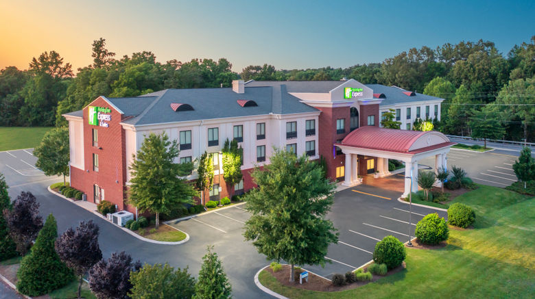 <b>Holiday Inn Express Hotel & Suites Exterior</b>. Images powered by <a href="https://www.leonardoworldwide.com/" title="Leonardo Worldwide" target="_blank">Leonardo</a>.