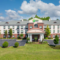 Holiday Inn Express Hotel & Suites