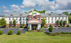 Holiday Inn Express Hotel & Suites
