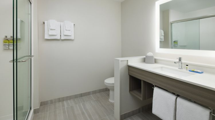 Holiday Inn Express & Suites Gulf Breeze Room
