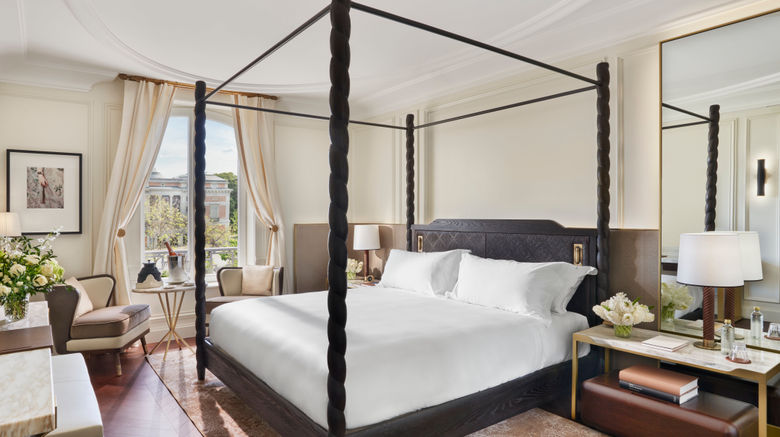 <b>Mandarin Oriental Ritz, Madrid Room</b>. Images powered by <a href="https://www.leonardoworldwide.com/" title="Leonardo Worldwide" target="_blank">Leonardo</a>.