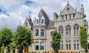 Atholl Hotel
