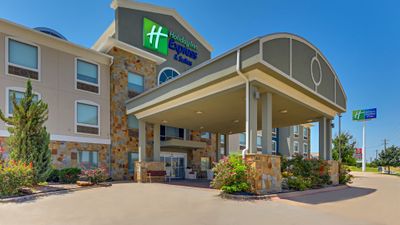 Holiday Inn Express Hotel & Suites