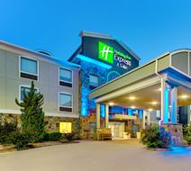 Holiday Inn Express Hotel & Suites Exterior