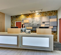 Holiday Inn Express Hotel & Suites Exterior