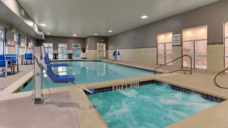 Holiday Inn Express Hotel & Suites Pool