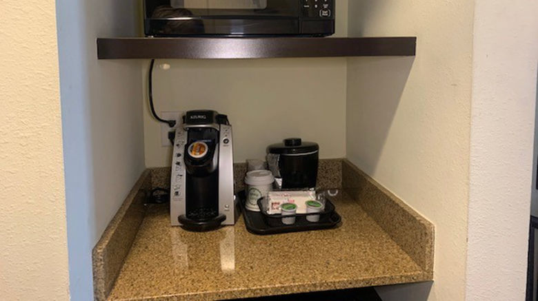 <b>Holiday Inn St Louis/Fairview Heights Room</b>. Images powered by <a href="https://www.leonardoworldwide.com/" title="Leonardo Worldwide" target="_blank">Leonardo</a>.