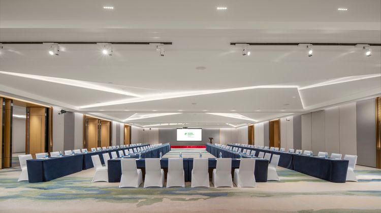 Holiday Inn Qinhuangdao Haigang Ballroom