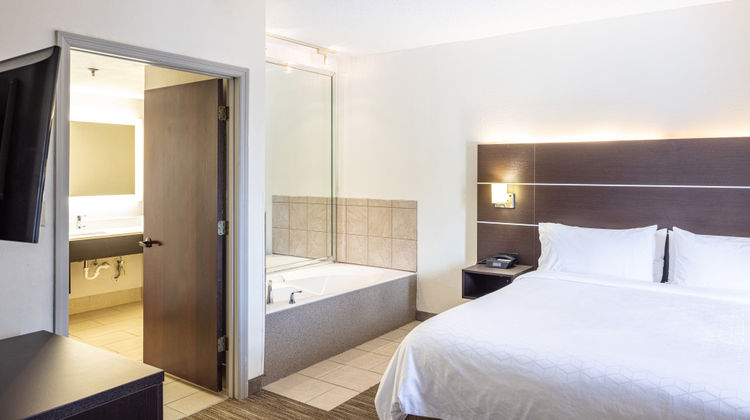 Holiday Inn Express & Suites Fort Payne Suite