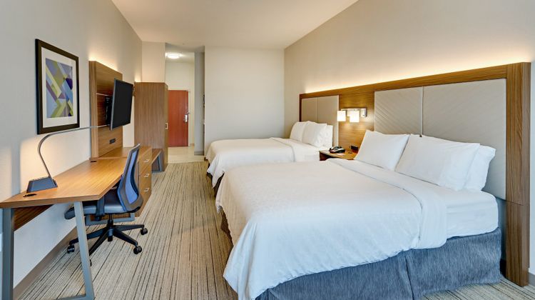 Holiday Inn Express Hotel & Suites Room