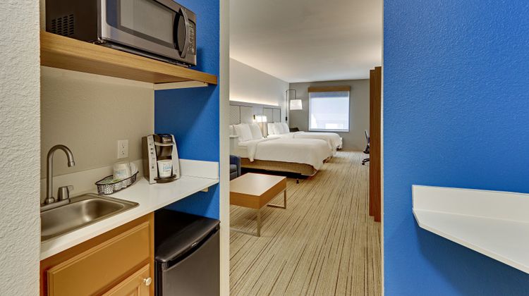 Holiday Inn Express Hotel & Suites Room