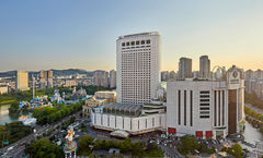 Lotte Hotel World