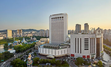Lotte Hotel World