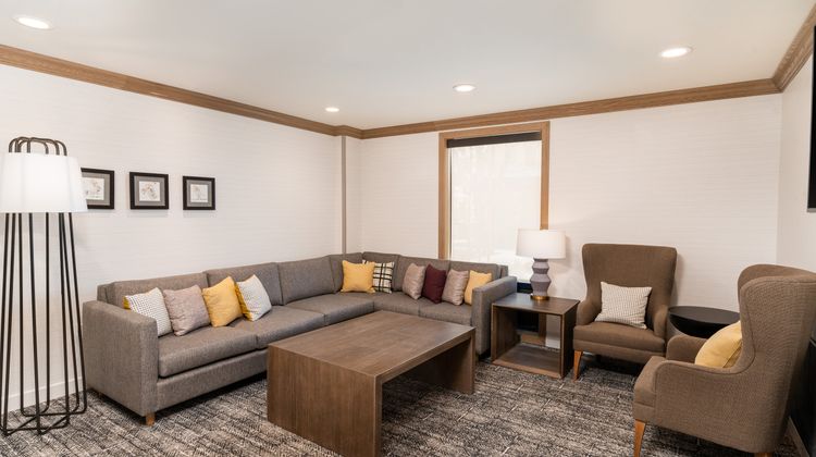 Staybridge Suites Temecula-Wine Country Lobby