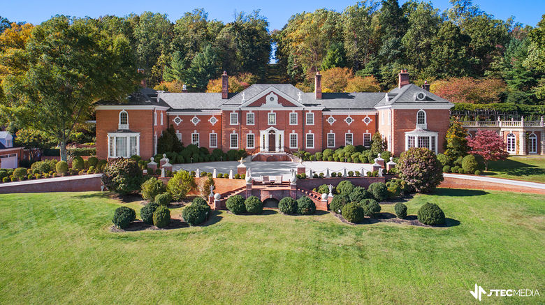Albemarle Estate at Trump Winery Exterior. Images powered by <a href="https://www.leonardoworldwide.com" target="_blank" rel="noopener">Leonardo</a>.