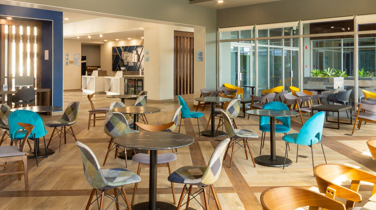 Holiday Inn Express & Suites Otay Restaurant