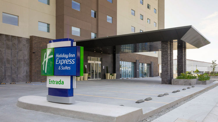 Holiday Inn Express & Suites Otay Exterior