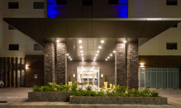 Holiday Inn Express & Suites Otay