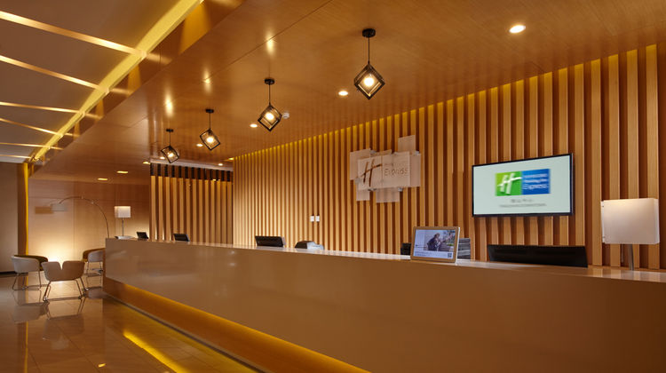 Holiday Inn Express Tangshan Downtown Exterior