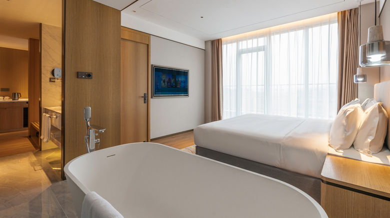 <b>Holiday Inn One Thousand Island Lake Suite</b>. Images powered by <a href="https://www.leonardoworldwide.com/" title="Leonardo Worldwide" target="_blank">Leonardo</a>.