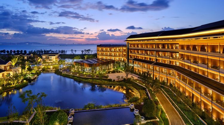 HUALUXE Bay Hot Spring Resort Exterior