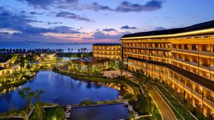 HUALUXE Bay Hot Spring Resort