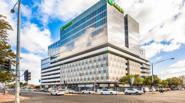 Holiday Inn Werribee Exterior
