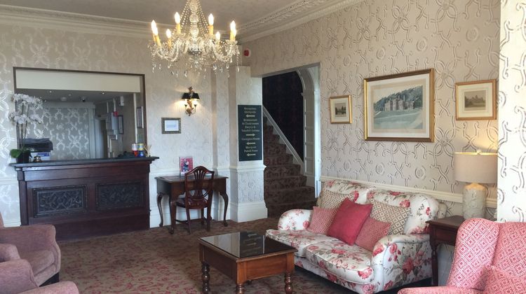New House Country Hotel Lobby