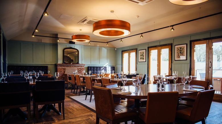 <b>The White Hart Restaurant</b>. Images powered by <a href="https://www.leonardoworldwide.com/" title="Leonardo Worldwide" target="_blank">Leonardo</a>.