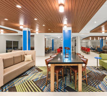 Holiday Inn Express & Suites Suisun City Lobby