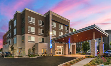 Holiday Inn Express & Suites Suisun City