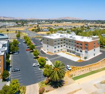 Holiday Inn Express & Suites Suisun City Exterior