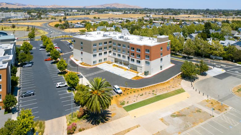 <b>Holiday Inn Express & Suites Suisun City Exterior</b>. Images powered by <a href="https://www.leonardoworldwide.com/" title="Leonardo Worldwide" target="_blank">Leonardo</a>.