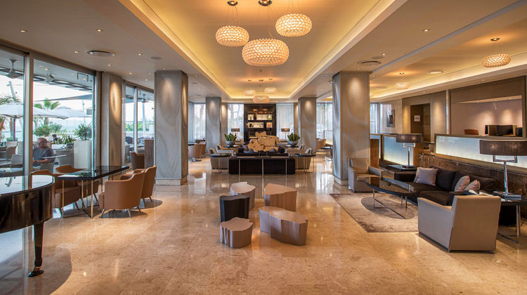 Crowne Plaza Limassol Lobby