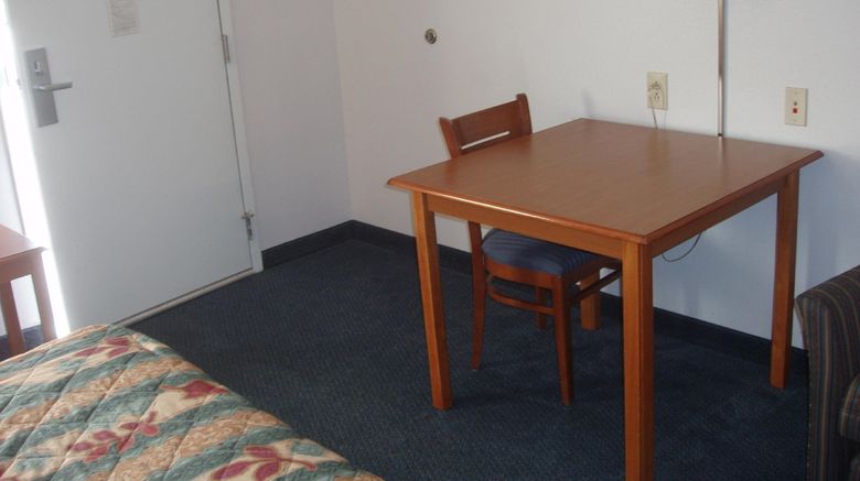<b>Kozy Inn Columbus Room</b>. Images powered by <a href="https://www.leonardoworldwide.com/" title="Leonardo Worldwide" target="_blank">Leonardo</a>.
