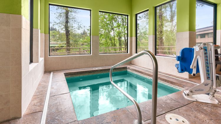 Holiday Inn Express Portland SE Pool