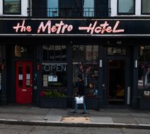 Metro Hotel Exterior