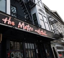 Metro Hotel Exterior