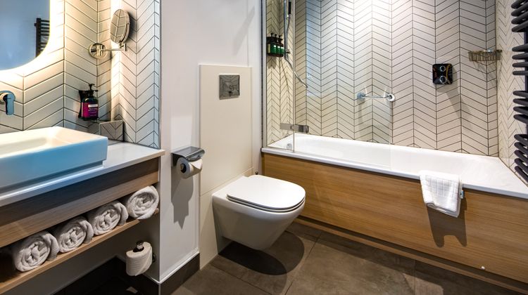 Staybridge Suites Cardiff Room