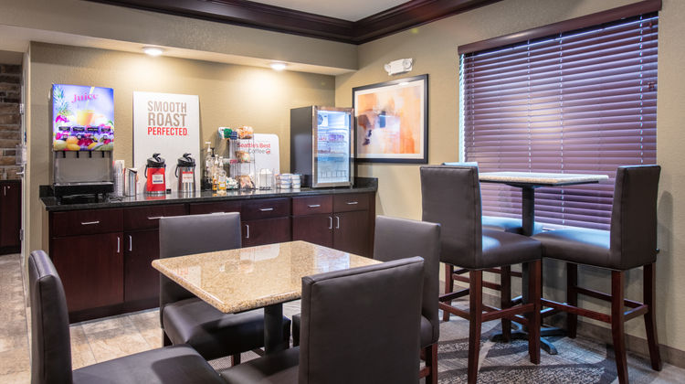 Cobblestone Inn & Suites - Pine Bluffs Restaurant