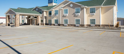 Cobblestone Inn & Suites - Pine Bluffs Exterior