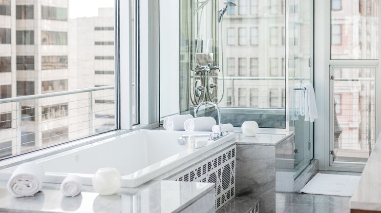 <b>The Joule, Dallas Room</b>. Images powered by <a href="https://www.leonardoworldwide.com/" title="Leonardo Worldwide" target="_blank">Leonardo</a>.