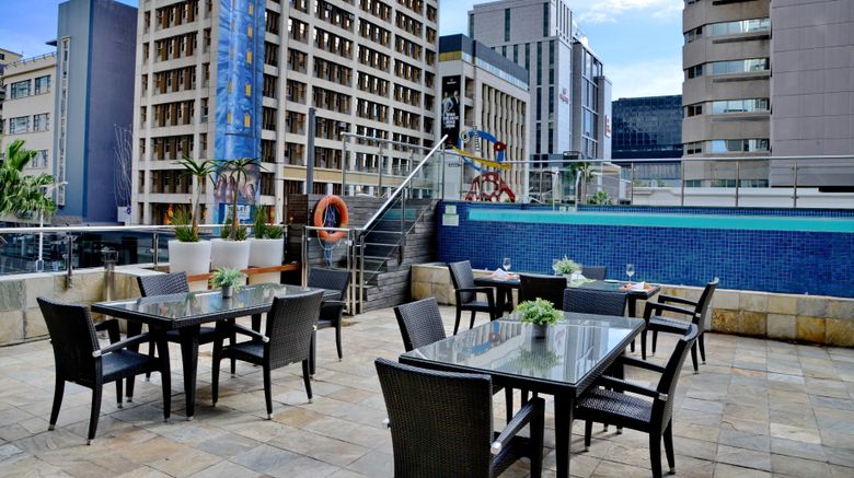 <b>Cresta Grande Cape Town Pool</b>. Images powered by <a href="https://www.leonardoworldwide.com/" title="Leonardo Worldwide" target="_blank">Leonardo</a>.